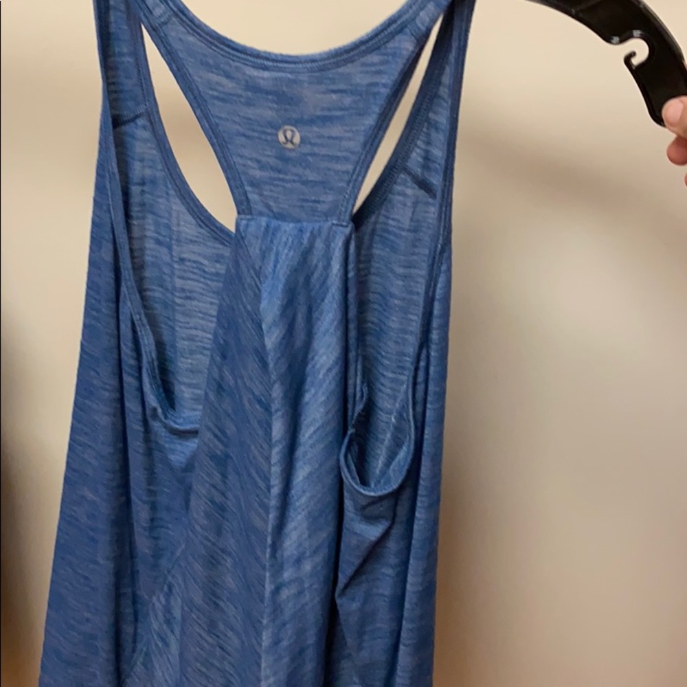 Lululemon singlet - Picture 3 of 3